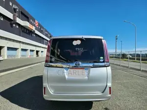 Toyota Noah 2.0 AWD (8 Seater) 2018 Silver