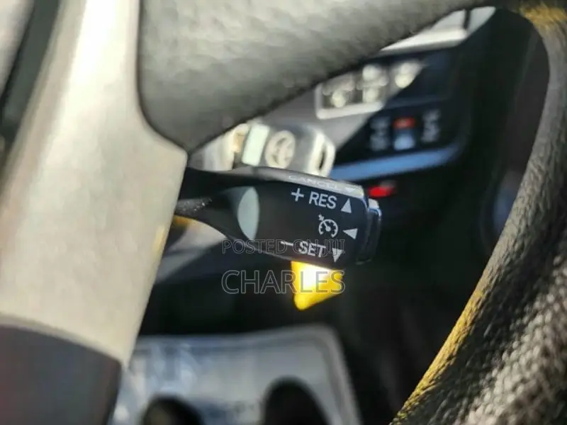 Toyota Noah 2.0 AWD (8 Seater) 2018 Silver