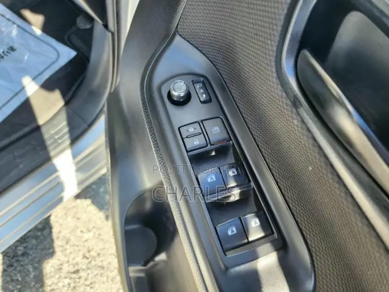 Toyota Noah 2.0 AWD (8 Seater) 2018 Silver