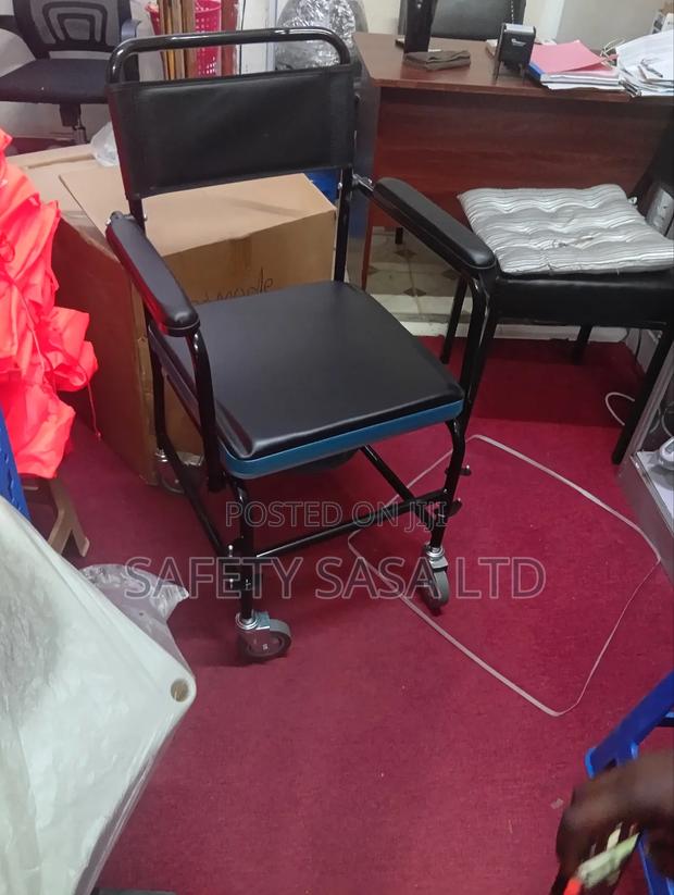 Commode Chair - thumbnail 2