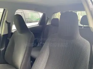 Toyota Vitz 2018 Silver