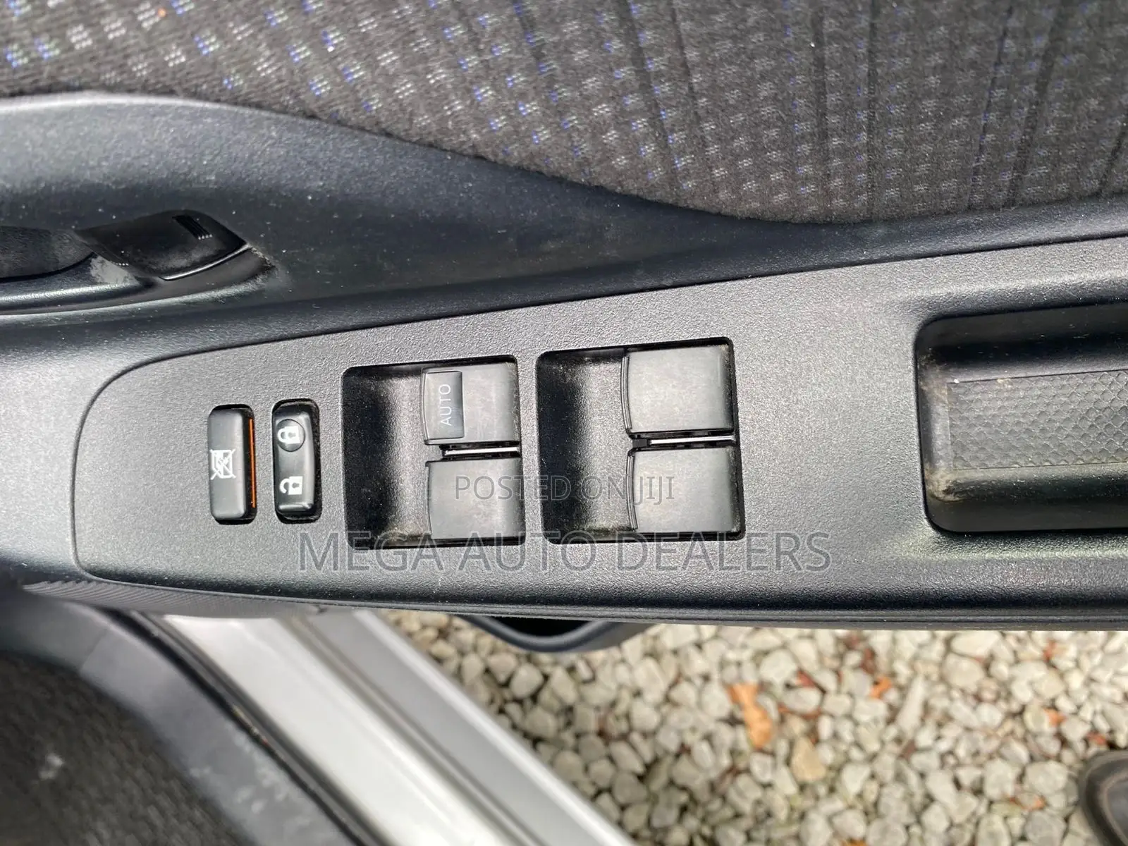 Toyota Vitz 2018 Silver