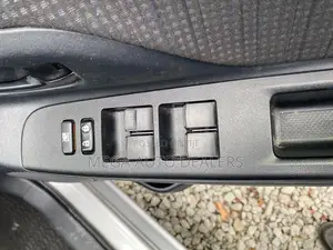 Toyota Vitz 2018 Silver