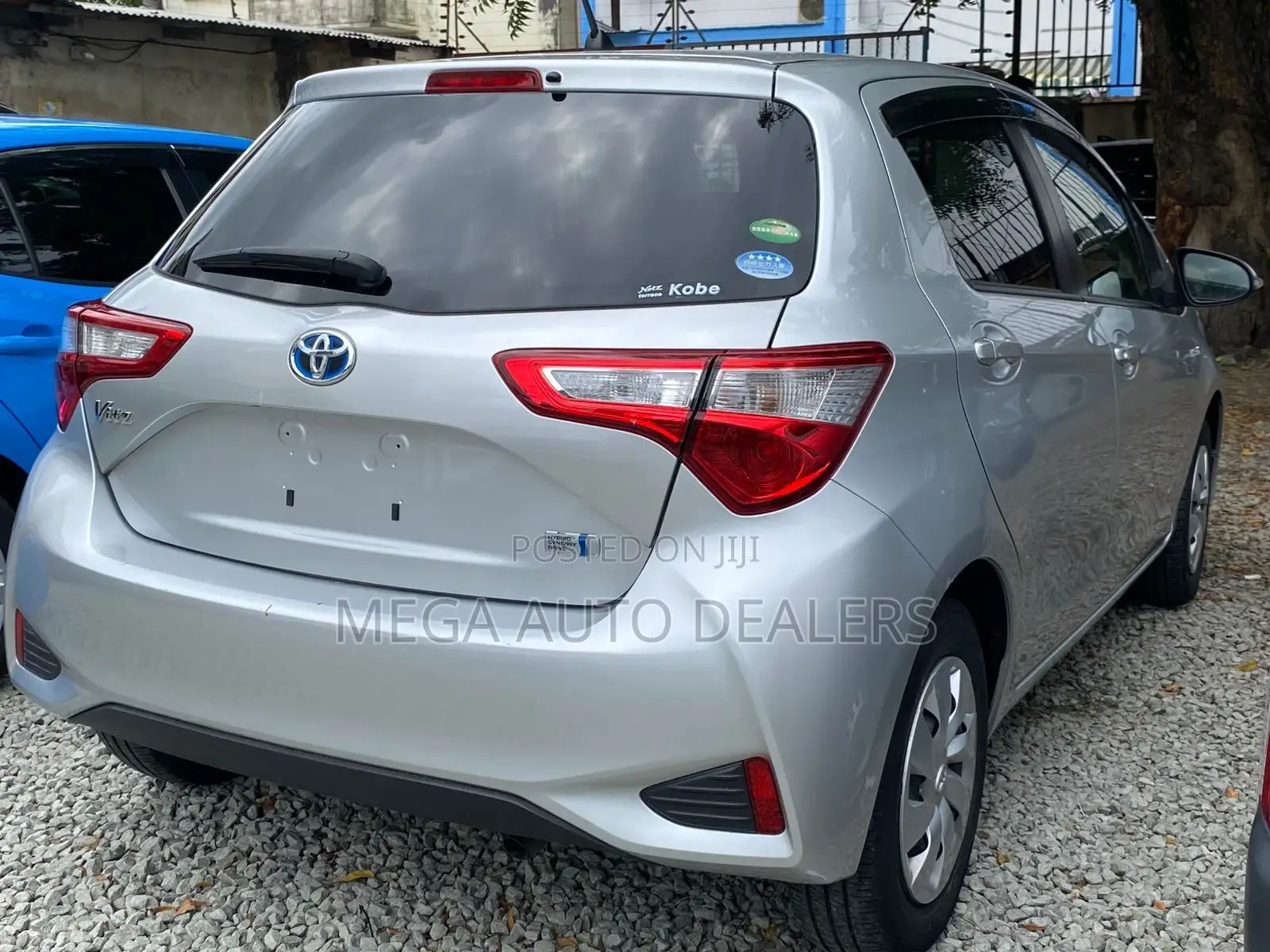 Toyota Vitz 2018 Silver
