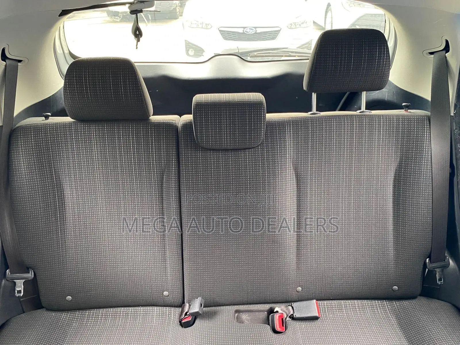 Toyota Vitz 2018 Silver