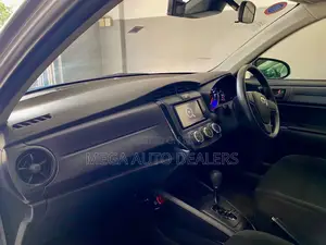 Toyota Axio 2018 Silver