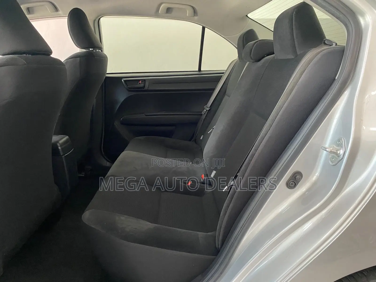Toyota Axio 2018 Silver