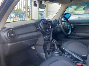 Mini Cooper 2018 Blue