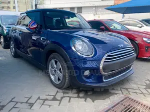 Mini Cooper 2018 Blue
