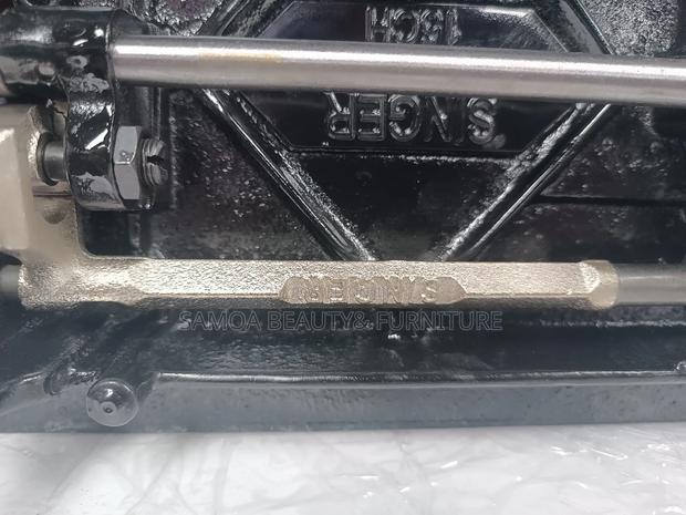 Singer Sewing Machine - thumbnail 10
