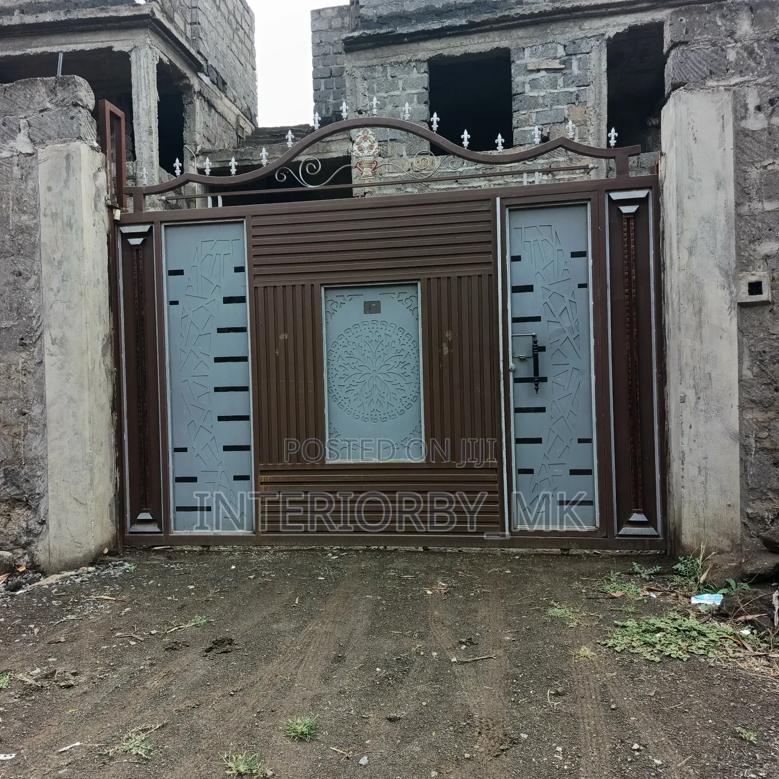 Modern Strong Sliding Gate – Durable Stylish
