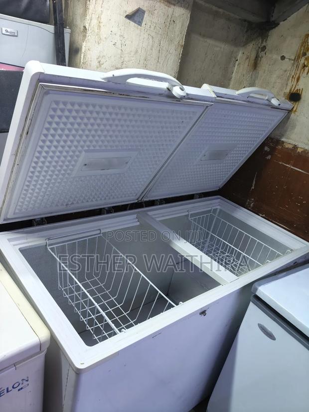 Well Maintained Chest Freezer on Sale - thumbnail 6
