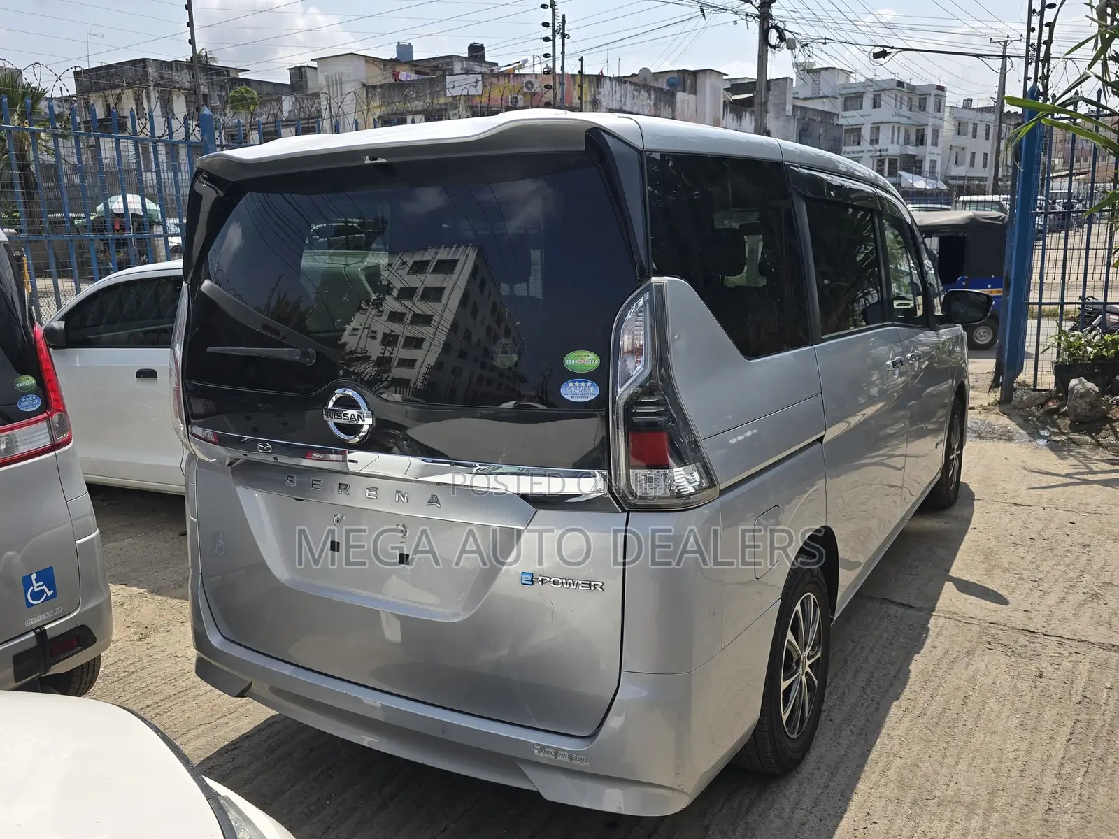 Nissan Serena 2018 Silver