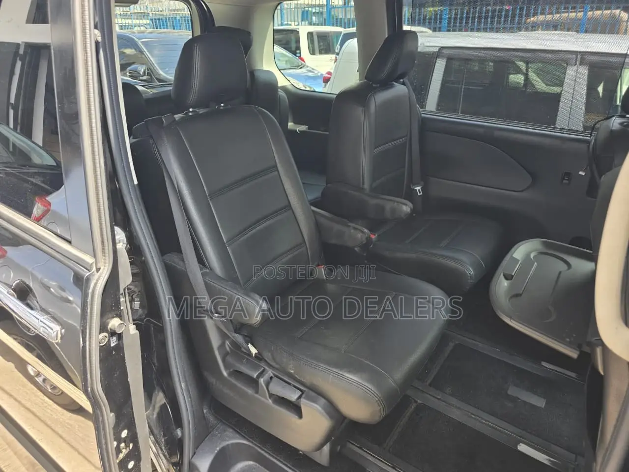 Nissan Serena 2018 Black