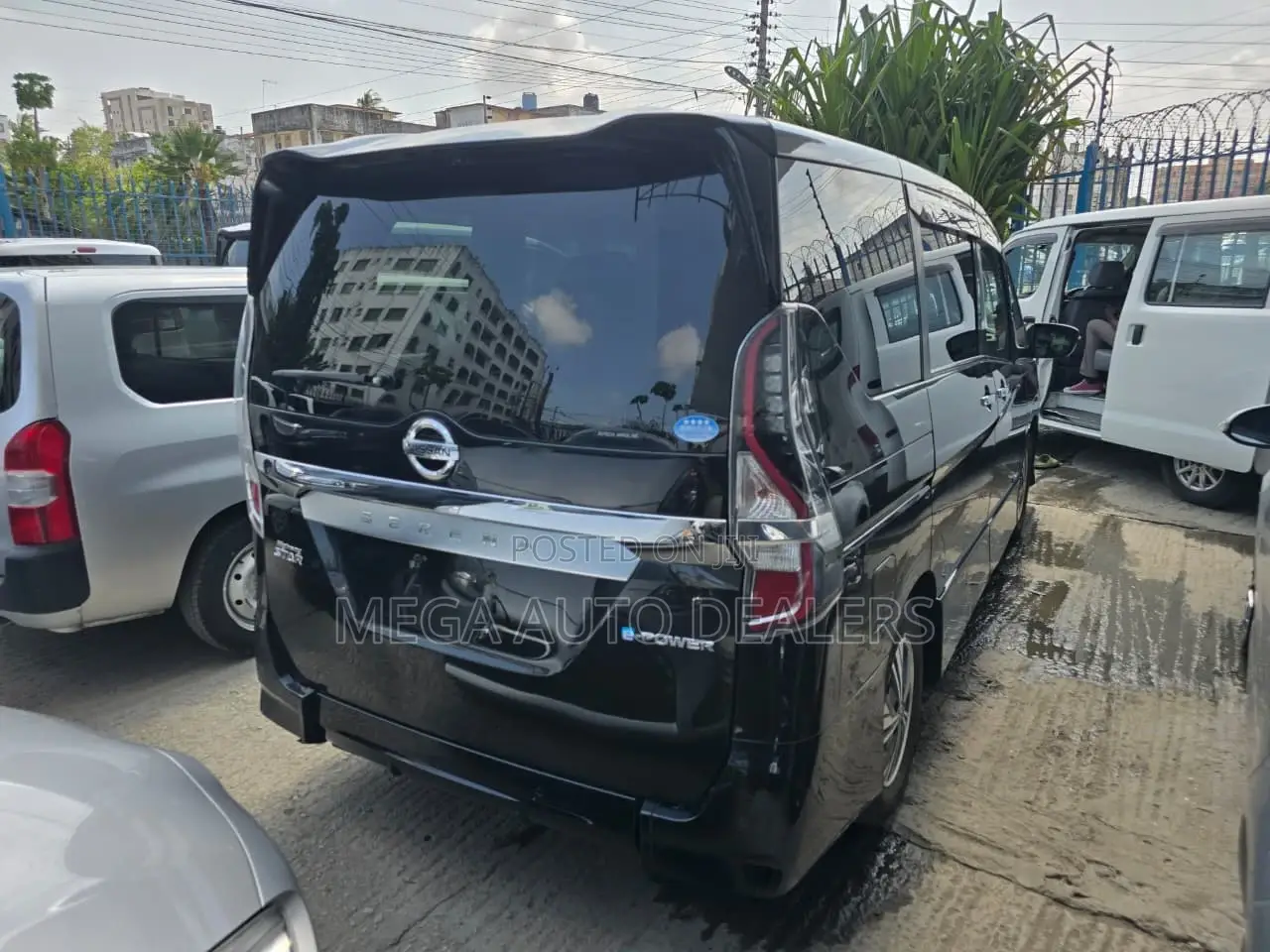 Nissan Serena 2018 Black