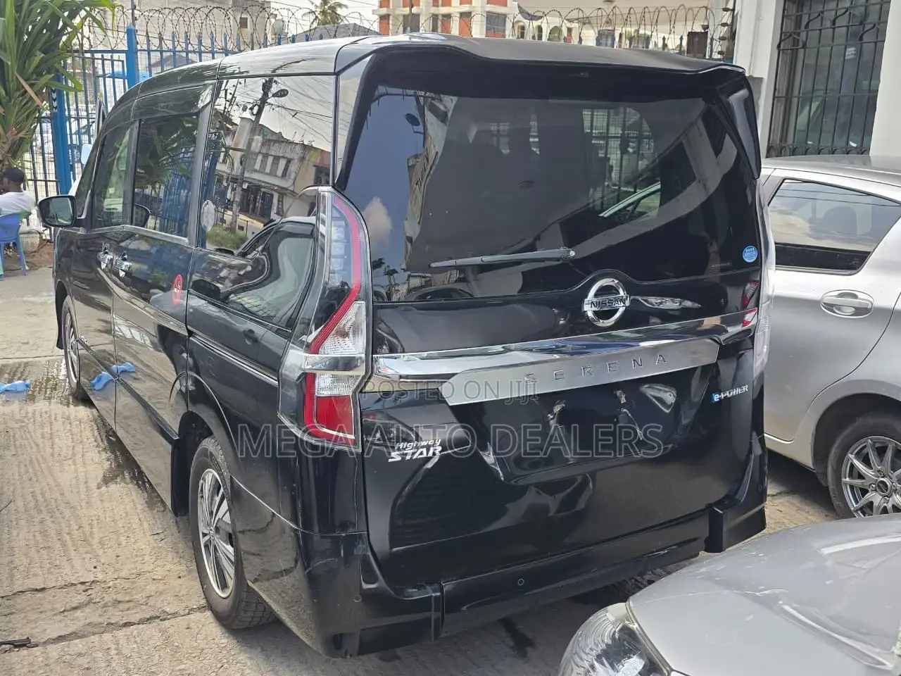 Nissan Serena 2018 Black