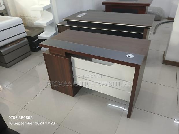 1400mm Lockable Drawers Modern Finish Advanced Desk - thumbnail 2