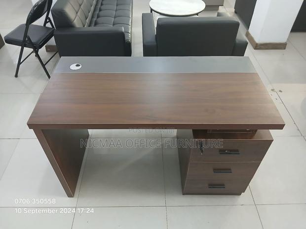 1400mm Lockable Drawers Modern Finish Advanced Desk - thumbnail 3