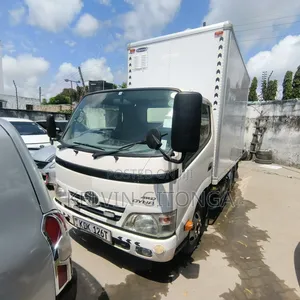 Toyota Dyna 2016 White