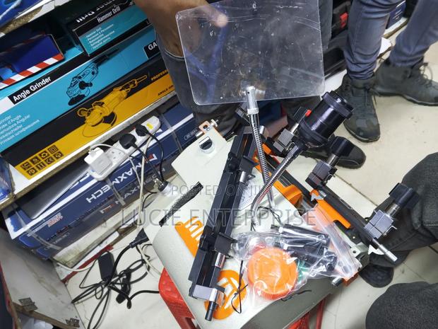 Key Cutter Machine