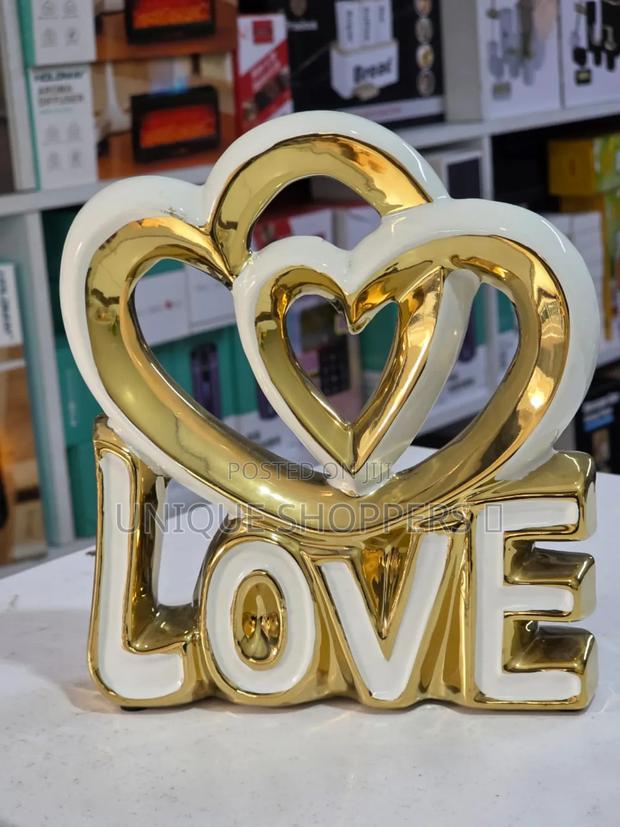Heart-Shaped Modern Minimalist Decor*