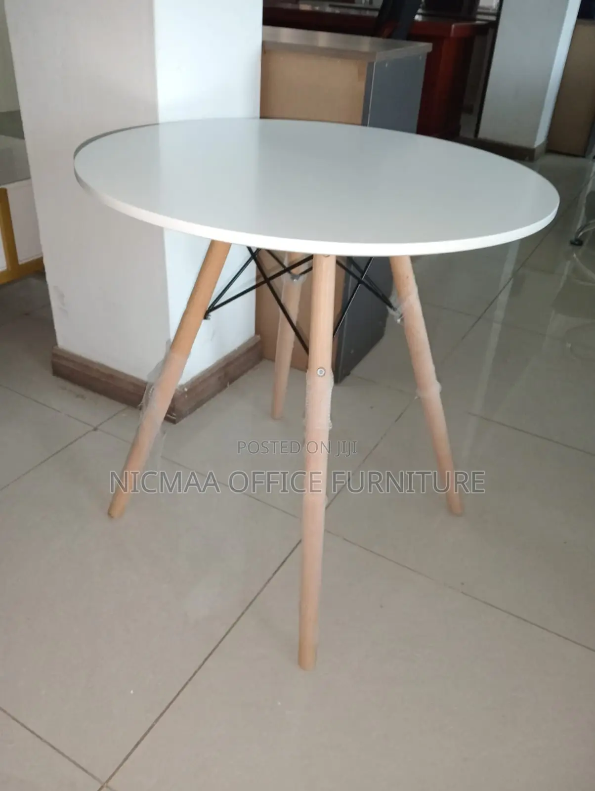 Minimalist Elegance for Contemporary Spaces Eames Table