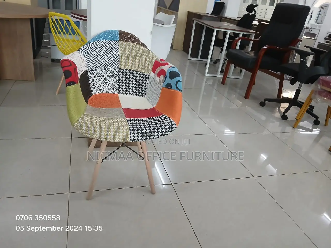 Vibrant Style Meets Everyday Comfort Eames Seat