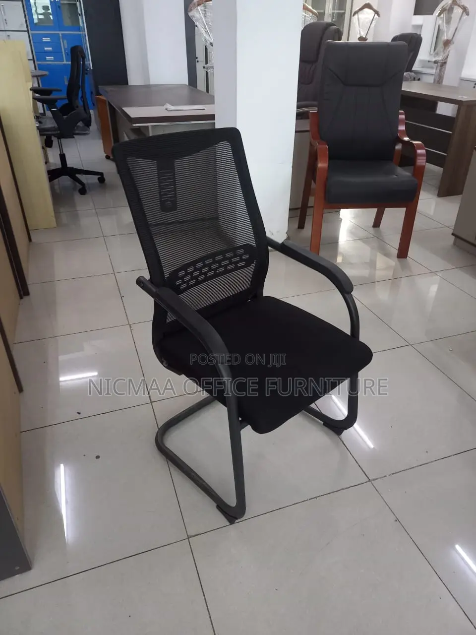 Sleek Comfort for Modern Workspaces Visitor Chair