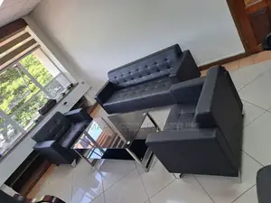 5-Seater Black Leather Executive Waiting Sofa