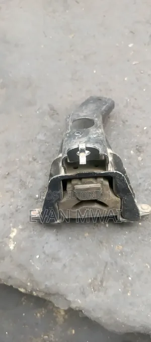 Toyota Vitz 2005/2008 Gearbox Mounting