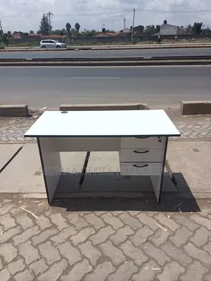 1.0m Clean Design, Practical Storage Desk