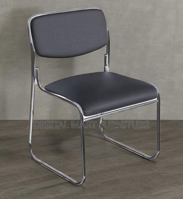 Office Chair: Black Simple Femmy Office Chair