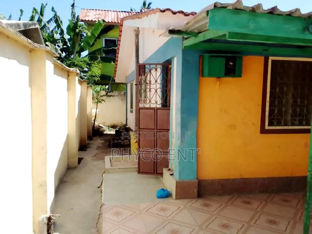 Furnished 2bdrm Bungalow in Red Estate, Kiembeni for sale - thumbnail 6