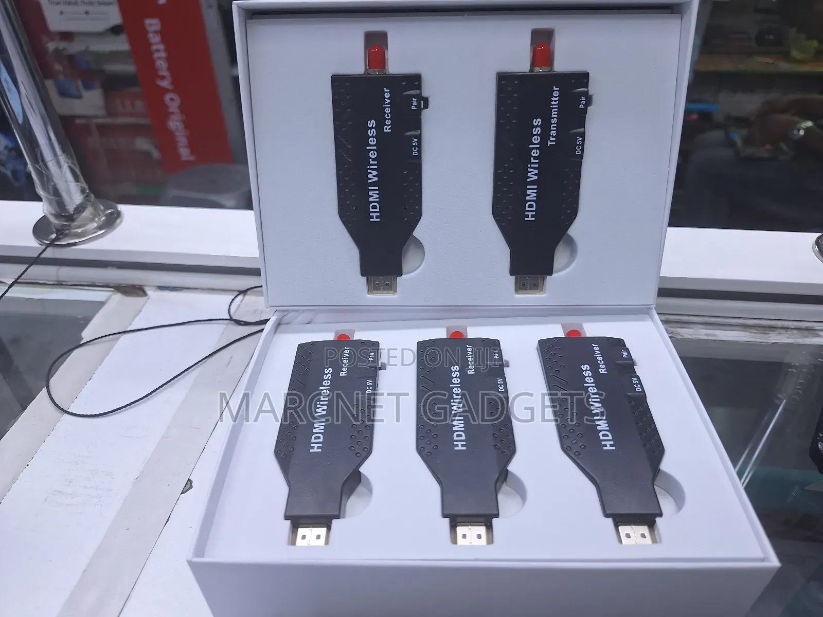 4 Displays 1 Transmitter Wireless Hdmi Extender Transmitter 4in 1 5.8g