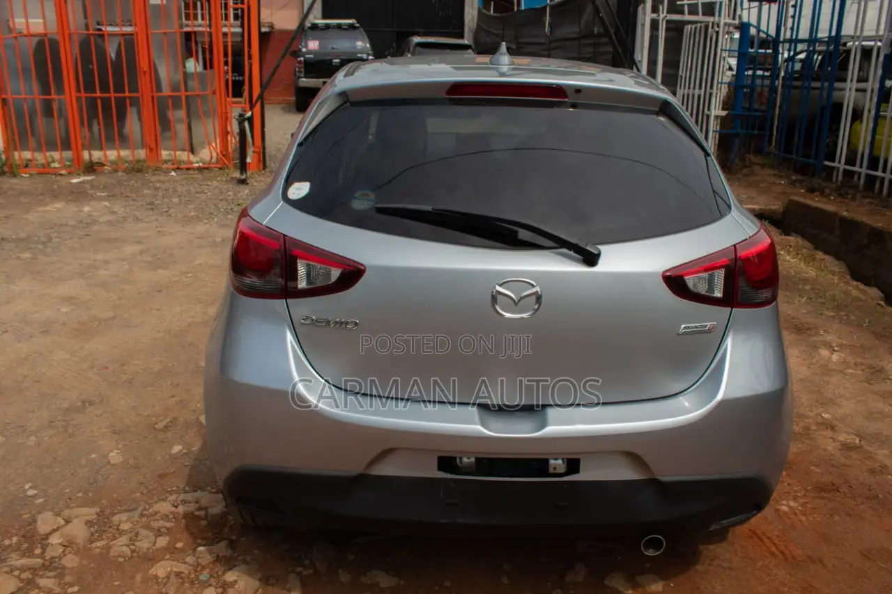 Mazda Demio 2018 Silver