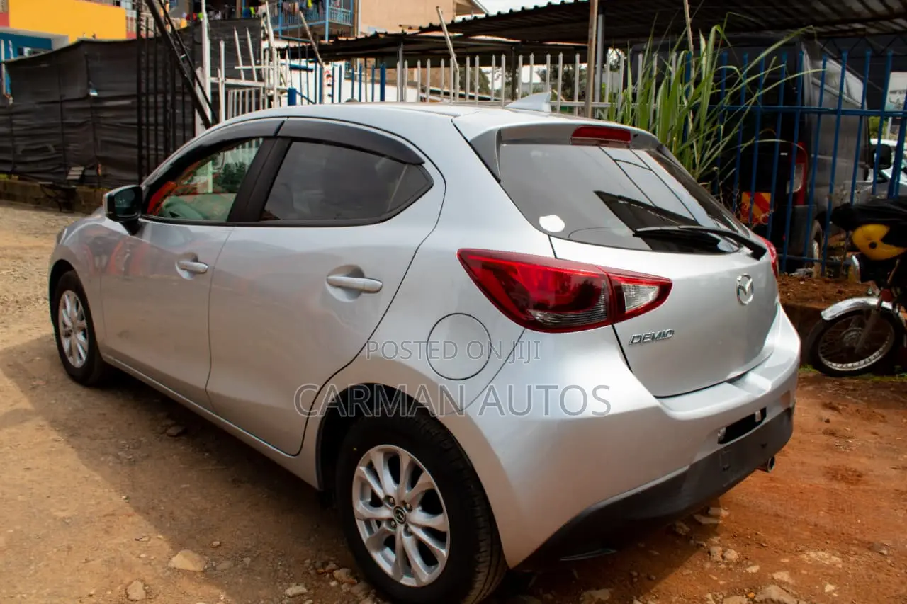 Mazda Demio 2018 Silver