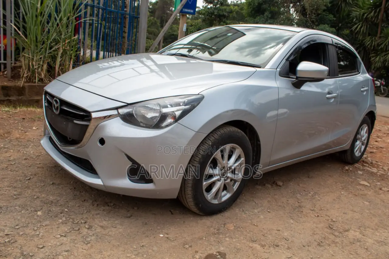 Mazda Demio 2018 Silver