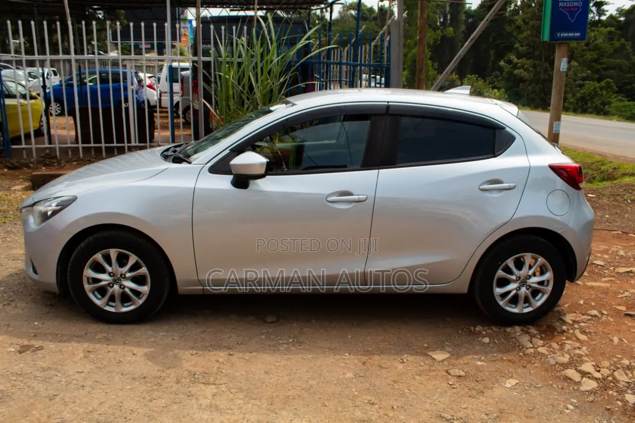 Mazda Demio 2018 Silver