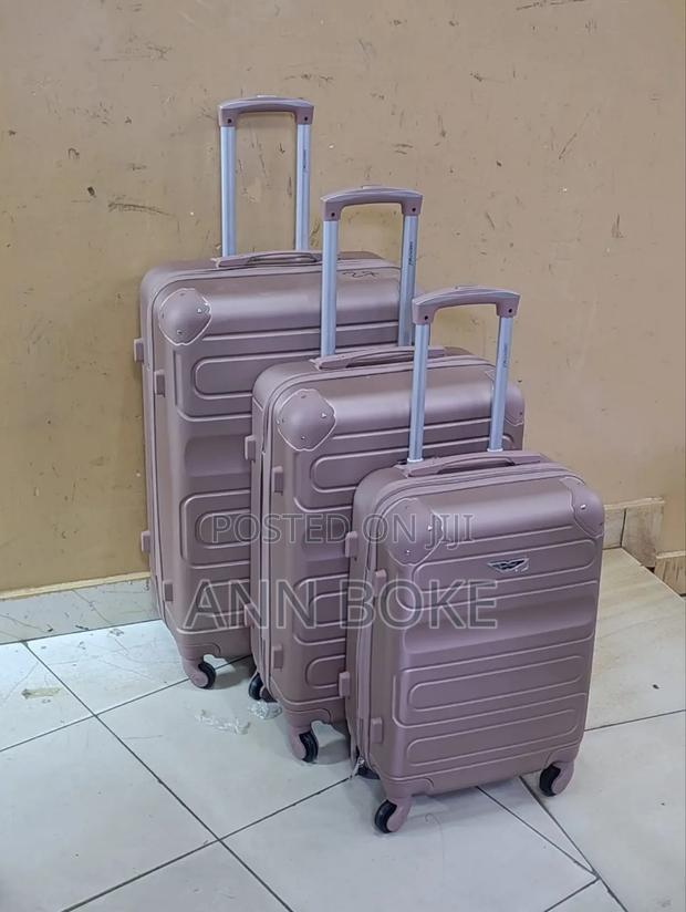 3 in 1 Luxurious Fibre Suitcase* - thumbnail 4