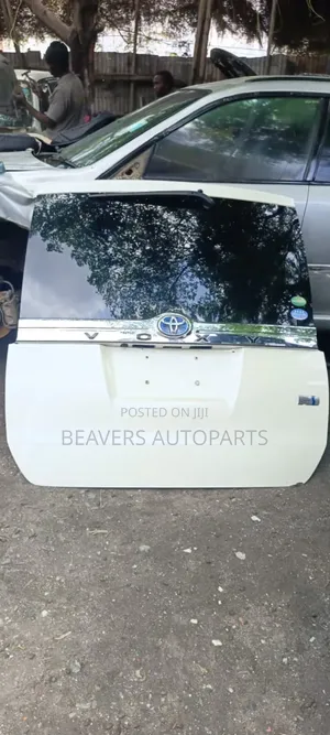 Toyota Voxy 2015-2018 Boot Tailgate