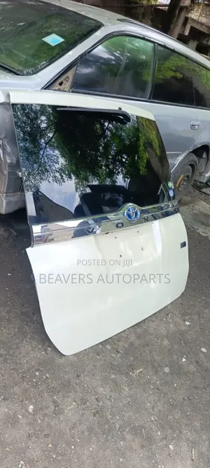 Toyota Voxy 2015-2018 Boot Tailgate