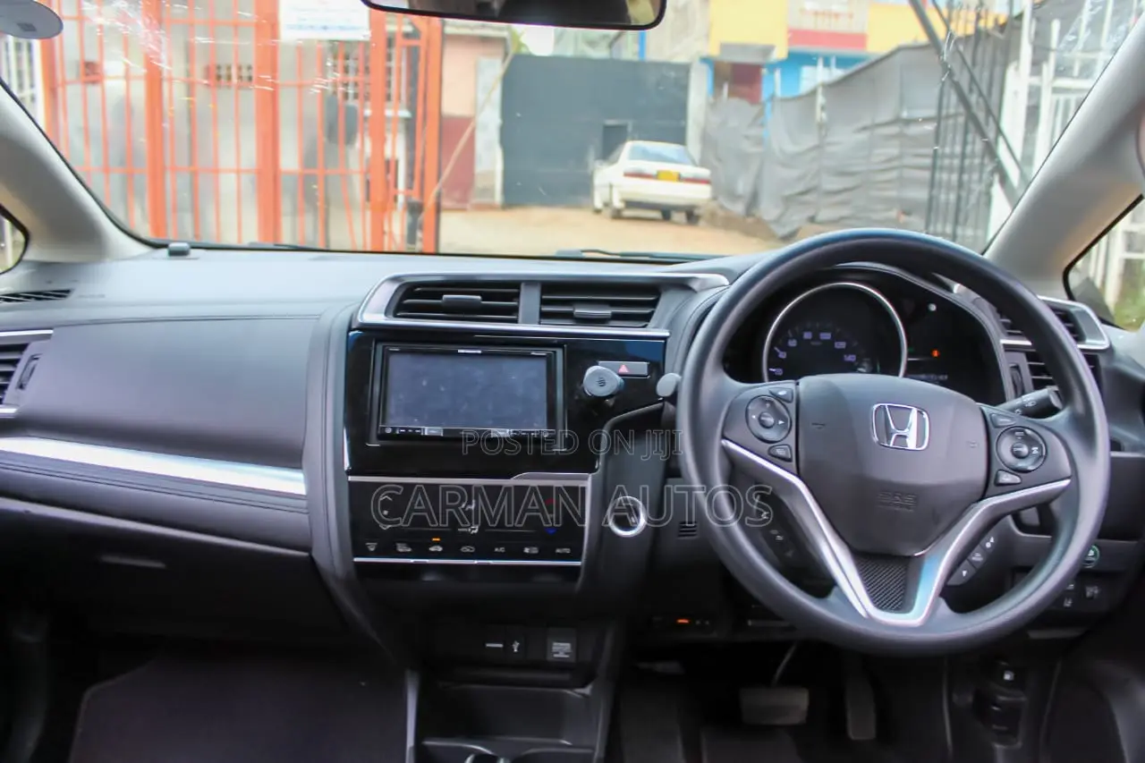 Honda Fit 2018 Silver