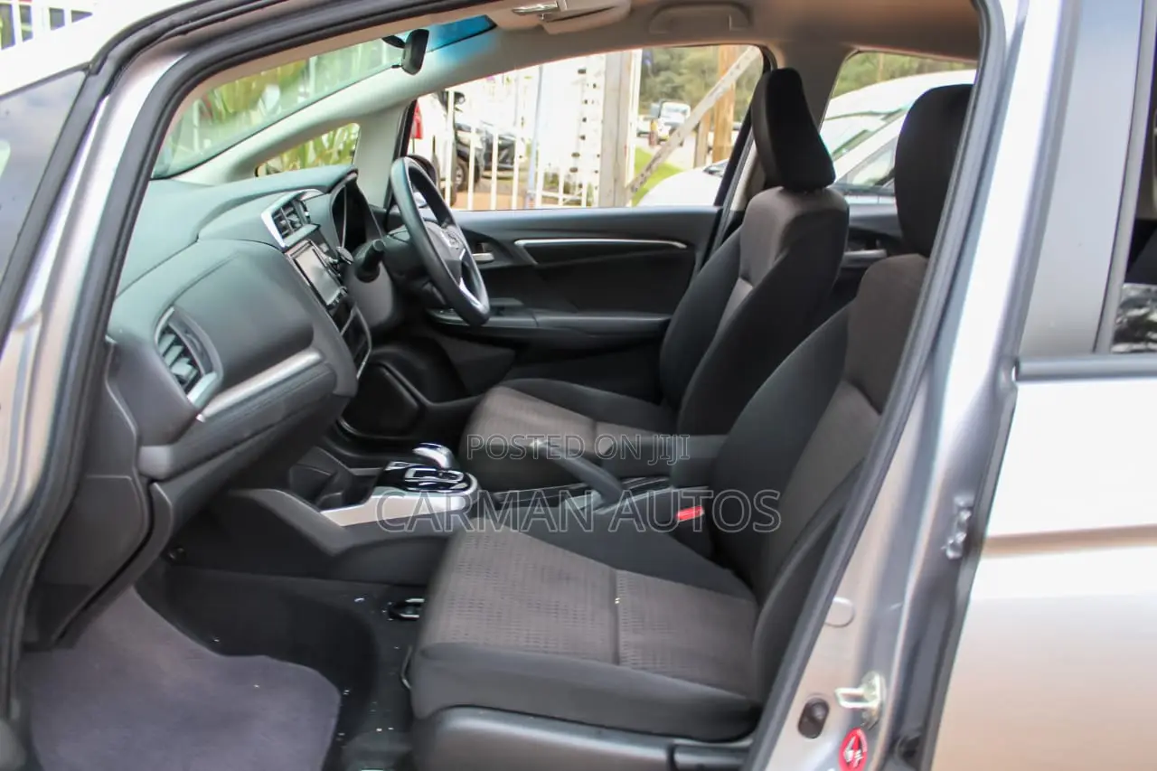 Honda Fit 2018 Silver
