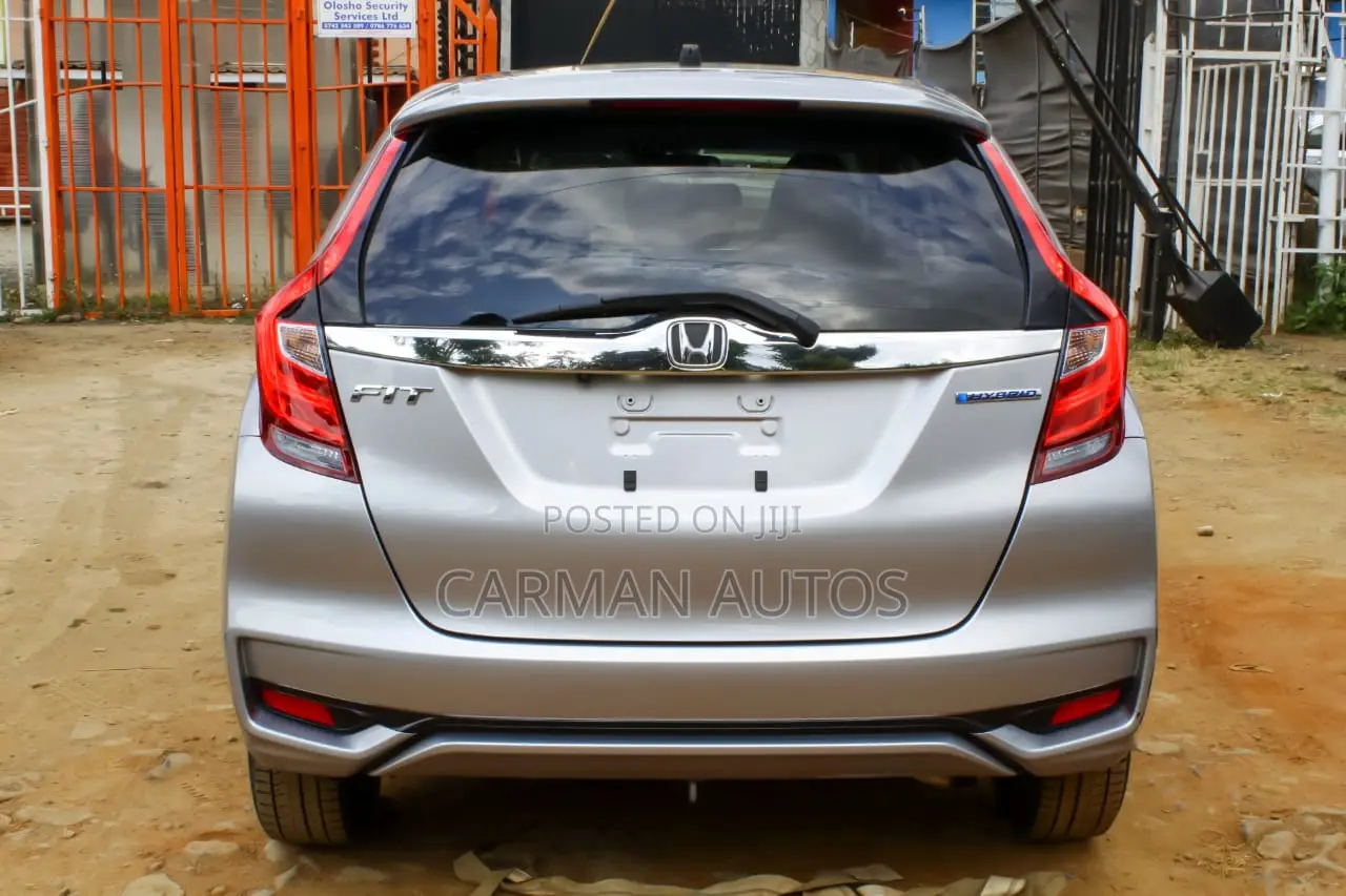 Honda Fit 2018 Silver
