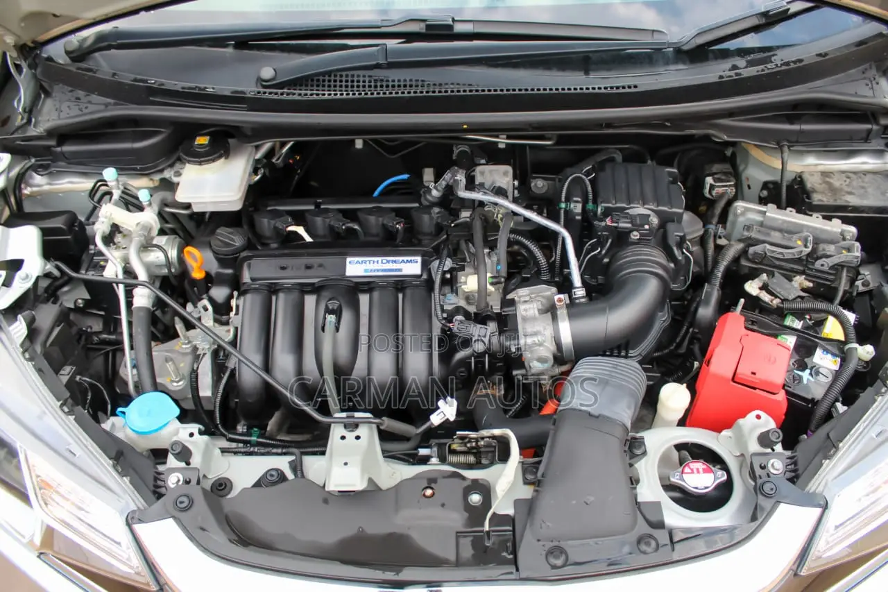 Honda Fit 2018 Silver