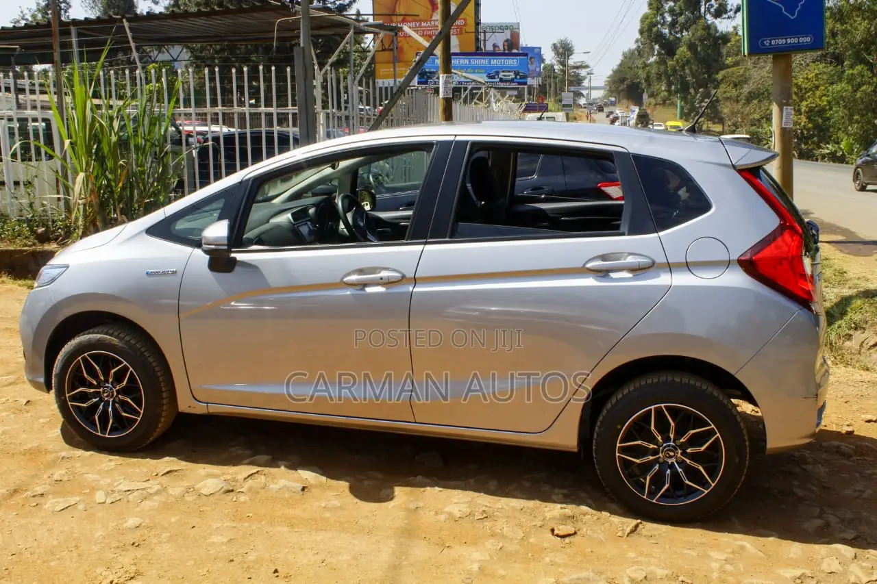 Honda Fit 2018 Silver