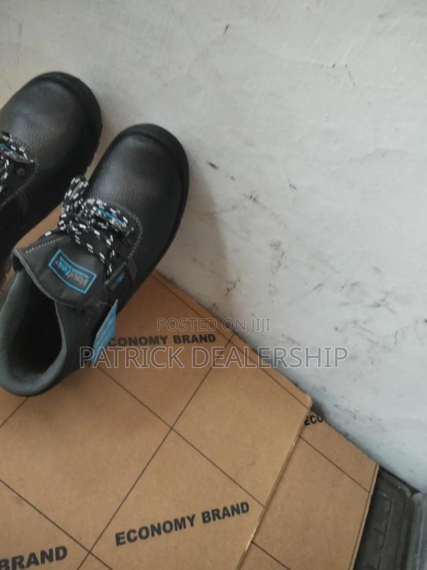 Vaultex Safety Boots - thumbnail 2