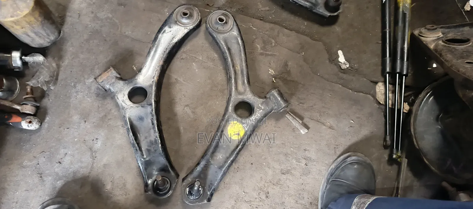 Suzuki Alto Arm
