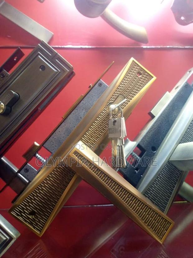 Gold Wista Door Lock (With Decorations) - main view