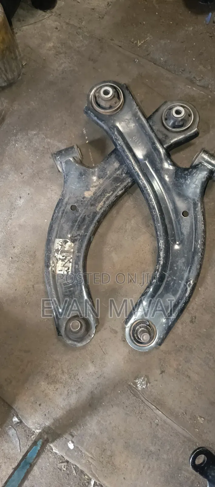Nissan Tilda Arm